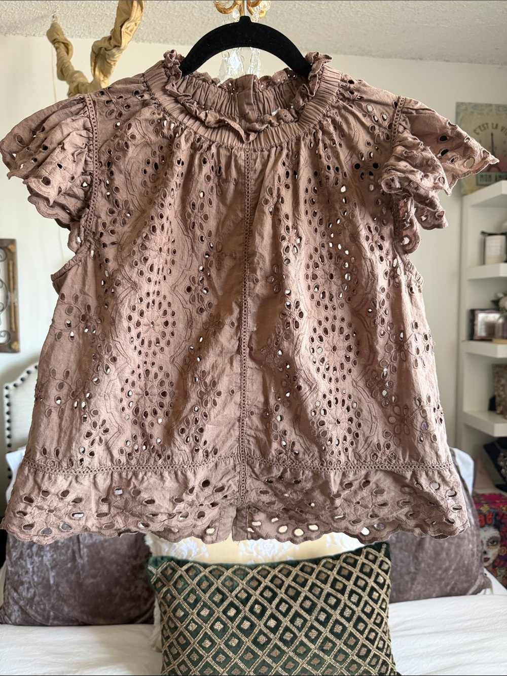 Jennifer & Grace|Ruffled Eyelet Blouse|Taupe Brown|Small|EUC